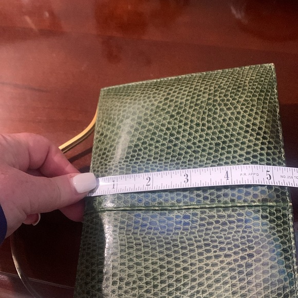 ❤️FINAL DAY❤️Vintage 1960’s green snake skin purse - Picture 7 of 7